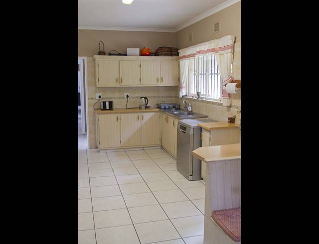 4 BEDROOM FREESTANDING SOLD IN DAWNCLIFFE